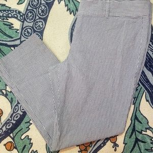 Ann Taylor seer sucker blue white capri pants 8